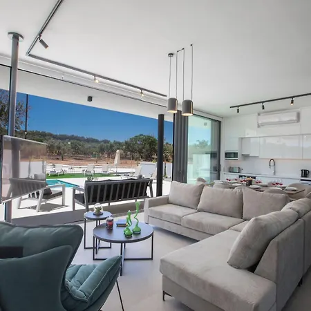 Feriehus Geraeumige Mit Grossem Garten Und Pool By Interhome