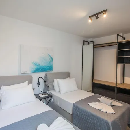Prázdninový dům Geraeumige Mit Grossem Garten Und Pool By Interhome Protaras
