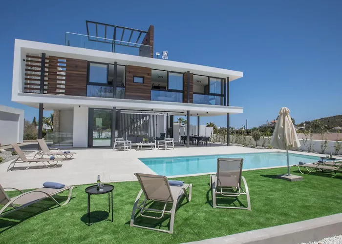 Geraeumige Mit Grossem Garten Und Pool By Interhome Protaras