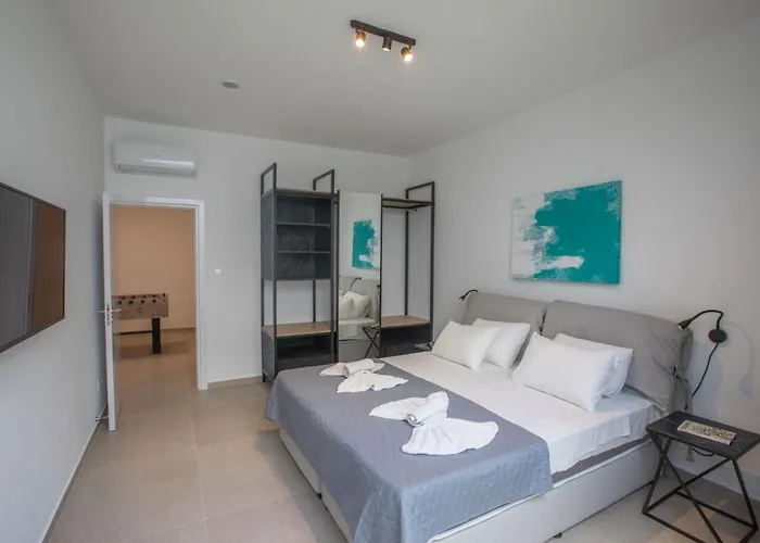 Geraeumige Mit Grossem Garten Und Pool By Interhome * Protaras