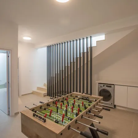Сasa de vacaciones Geraeumige Mit Grossem Garten Und Pool By Interhome