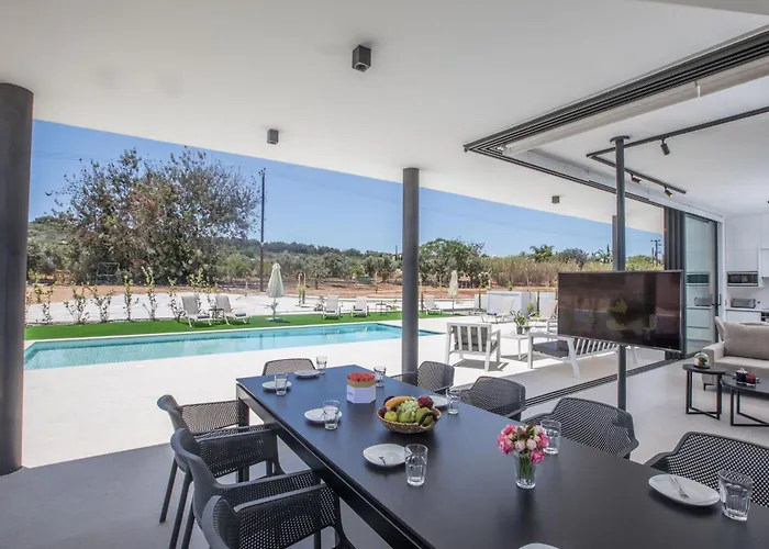 Geraeumige Mit Grossem Garten Und Pool By Interhome * Protarász